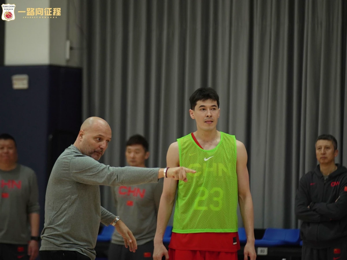 如何通过参加杯赛提升篮球训练效果_1